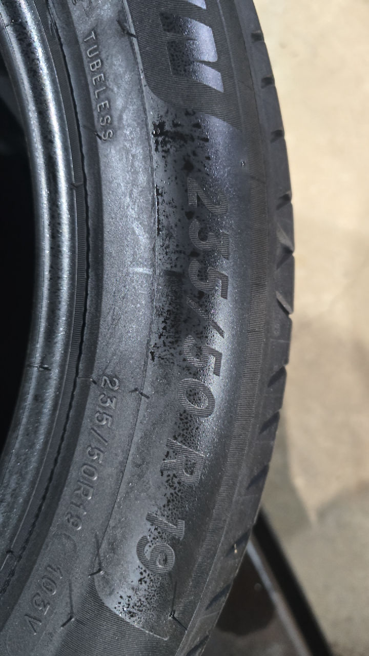 235/50R19 미쉐린 프라이머시4 중고타이어 2개