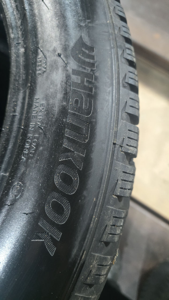 285/45R20 한국 윈터 중고타이어 4개