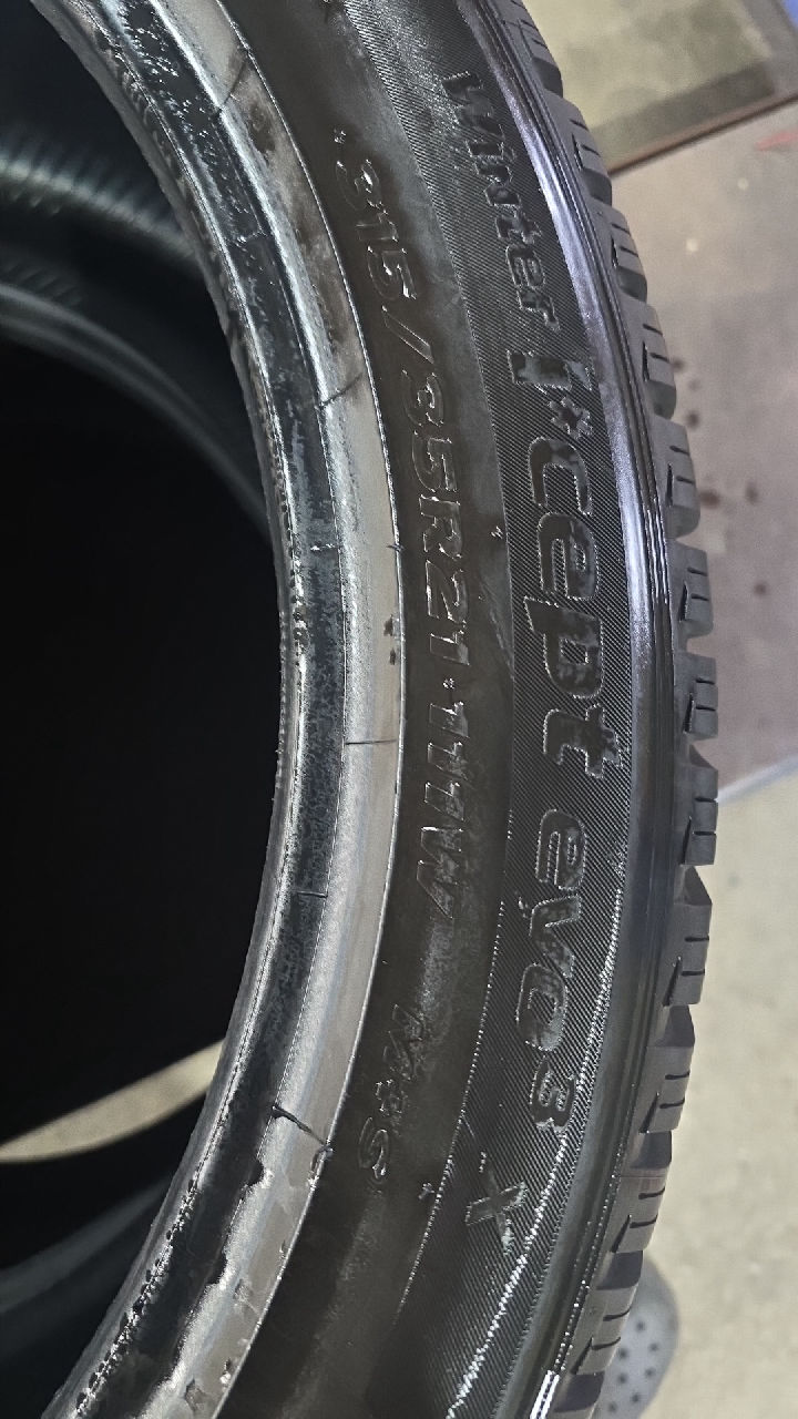 275/40R21 · 315/35R21 한국 윈터 중고타이어 4개