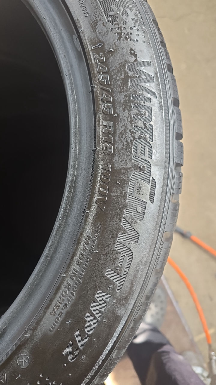 245/45R18 금호 윈터 중고타이어 4개