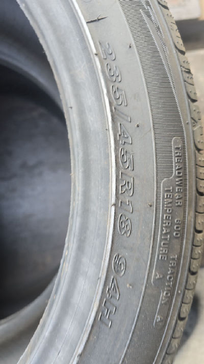 235/45R18 넥센 NPRIZ AH8 이월타이어