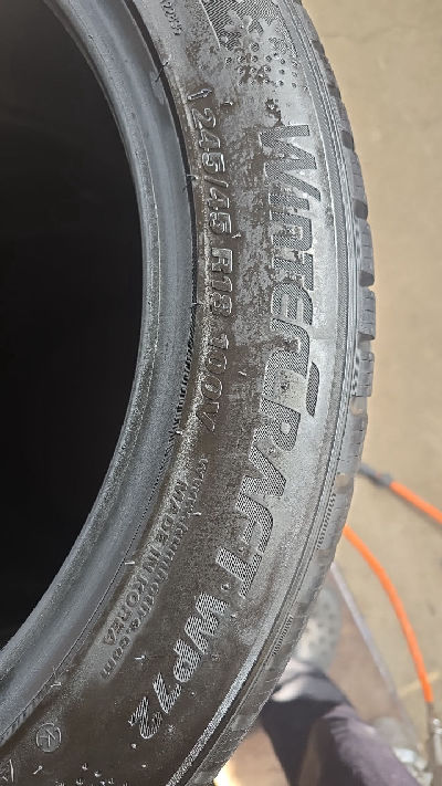 245/45R18 금호 WINTERCRAFT WP72 윈터 중고타이어